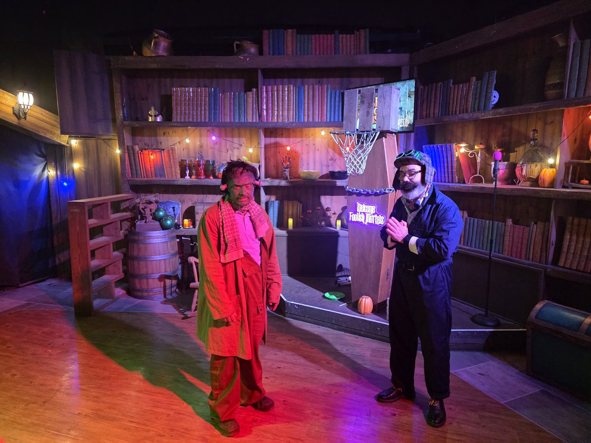 AD: We've started our night with the brand new Trick or Treat experience in Monster Castle.

This upcharge experience allows younger (and young at heart) guests to purchase a trick-or-treat bucket and visit a variety of stops throughout the Monster Castle!