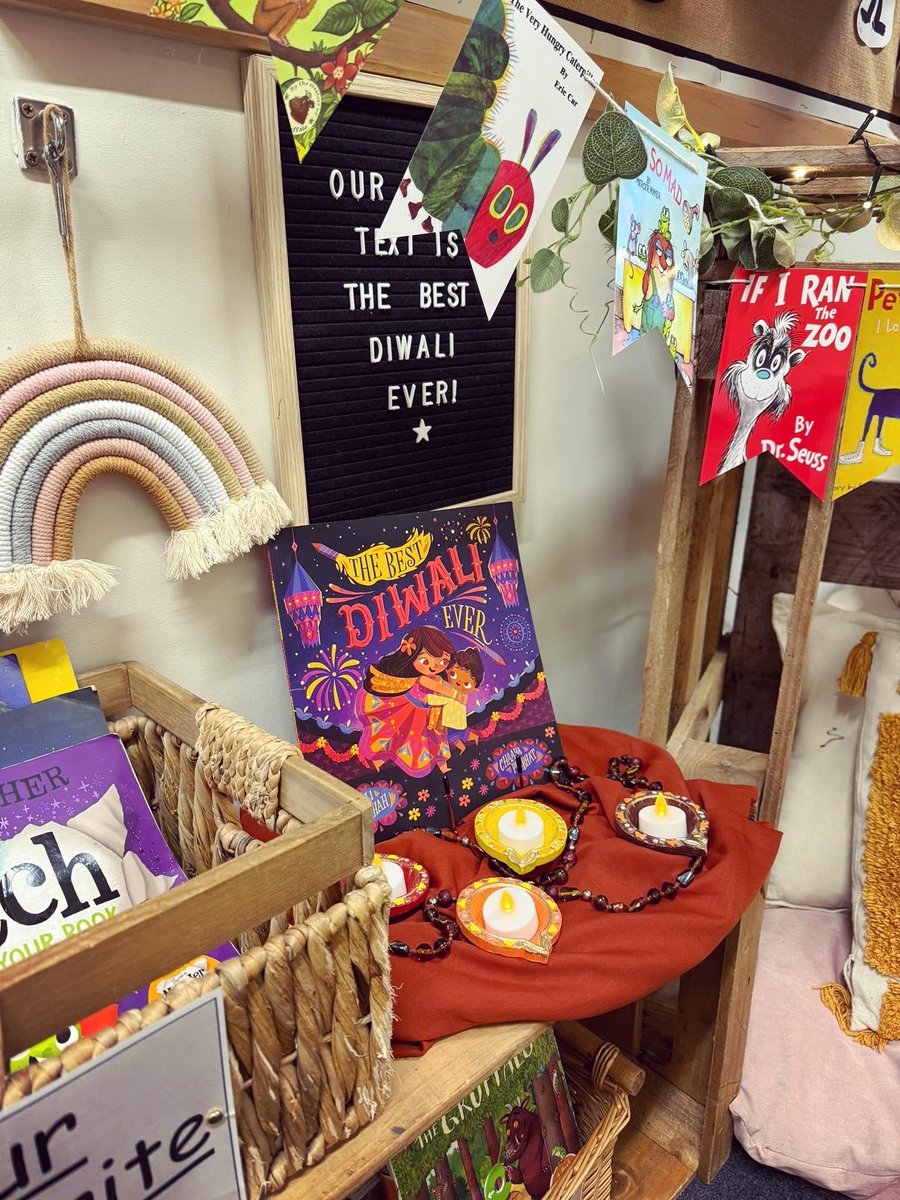 JennyPennys's tweet image. 🪔✨ Wishing a very Happy Diwali to everyone who celebrated! ✨🪔
Our ‘celebrations’ topic next term focuses on how we all look for light - in kindness, friendship, and togetherness. 🌟
“We all look for light” 🤍
#HappyDiwali #FestivalOfLights #Togetherness #KindnessAndLight