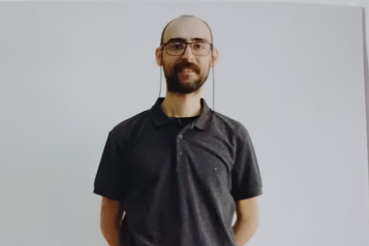 Bugün ölüm orucunun 348.gününde olan Serkan Onur Yılmaz’ı ziyaret ettik. Müvekkilimizin ellerinde ve ayaklarında geçmeyen uyuşmalar var. Ayak parmaklarını hissedemediğini söyleyen ve yürüyemeyen müvekkilimiz, kuyu tiplerine karşı mücadeleyi büyüten herkese selamlarını iletti.