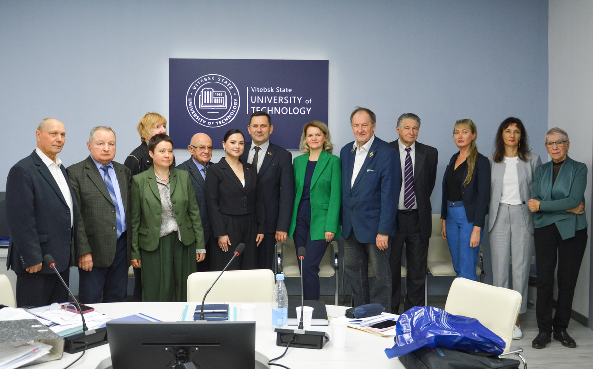 yo_vstu's tweet image. Поздравляем аспиранта кафедры экологии и химических технологий ЛЕНЬКО КСЕНИЮ АЛЕКСАНДРОВНУ с успешной защитой кандидатской диссертации

vstu.by/news/3372-zash…