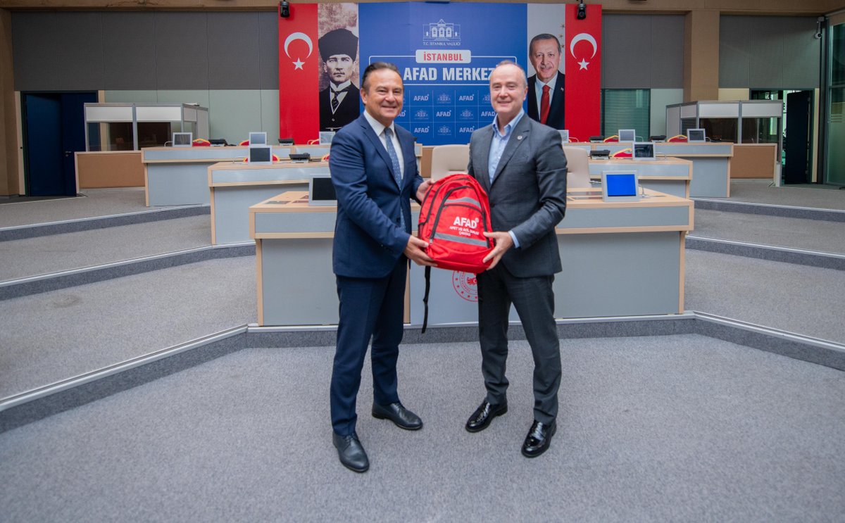 NUN Eğitim ve Kültür Vakfı Genel Müdürü Prof. Dr. Tayfun Kındap, İl Müdürümüz Prof. Dr. <a href="/HalukOzener/">Haluk Özener</a>'i makamında ziyaret etti.

Gerçekleşen ziyarette, afet farkındalığının artırılması, eğitim faaliyetlerinin yaygınlaştırılması ve gençlere yönelik farkındalık programlarında