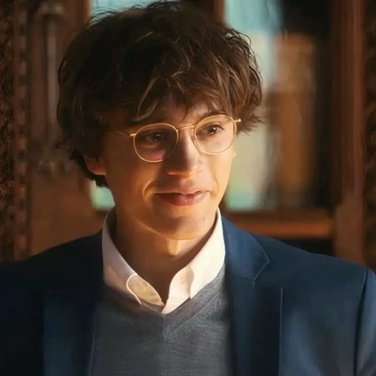esse cara aqui é tão christopher lightwood que não deixo de me chocar