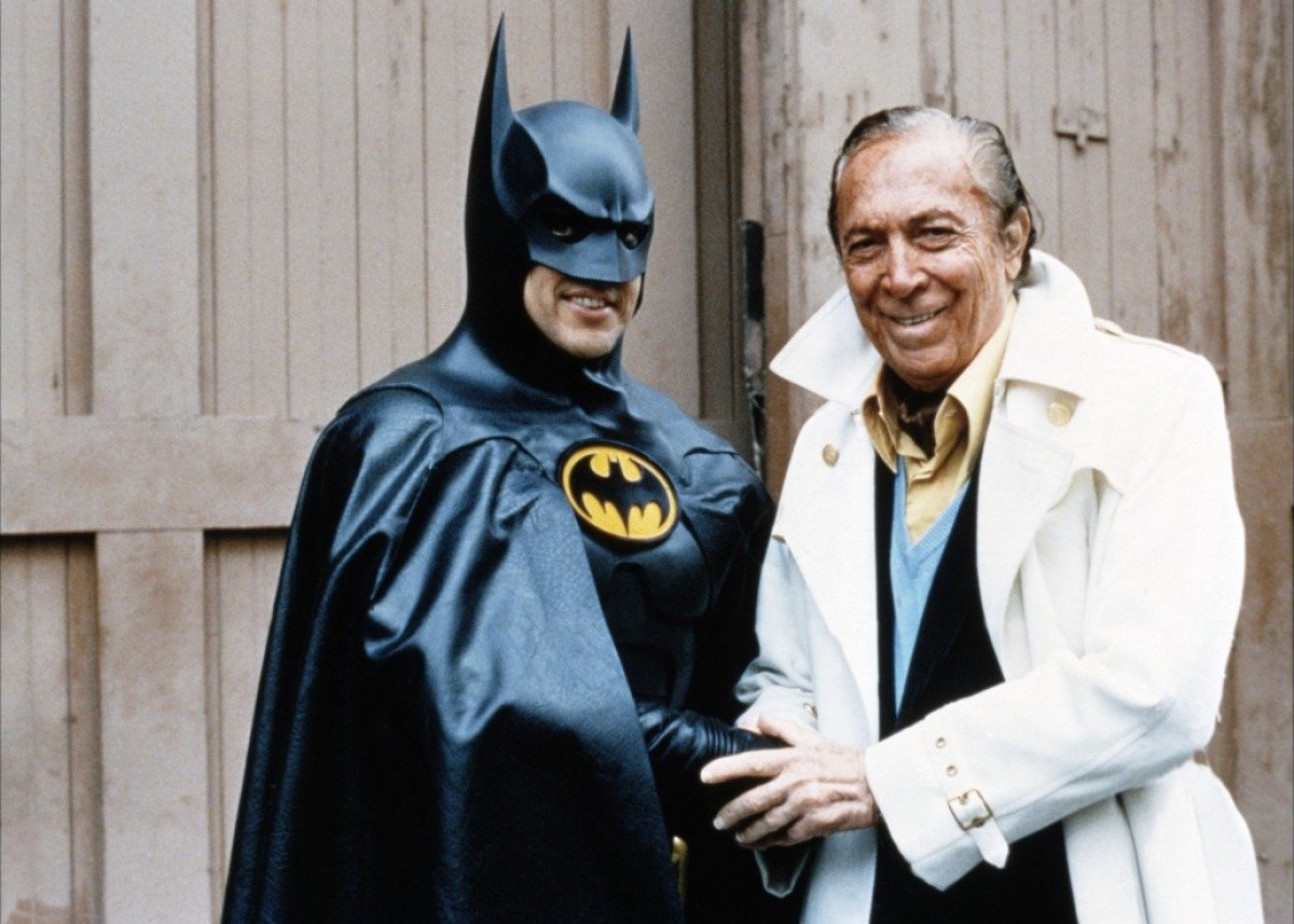 JuanC_Rdgz's tweet image. 📚 Robert Kane (October 24, 1915 – November 3, 1998) was an American comic book writer, animator and artist. 📚 
📚 Remembering Bob Kane 📚
 #BobKane #RememberingBobKane #Batman #BatmanForever #Guest