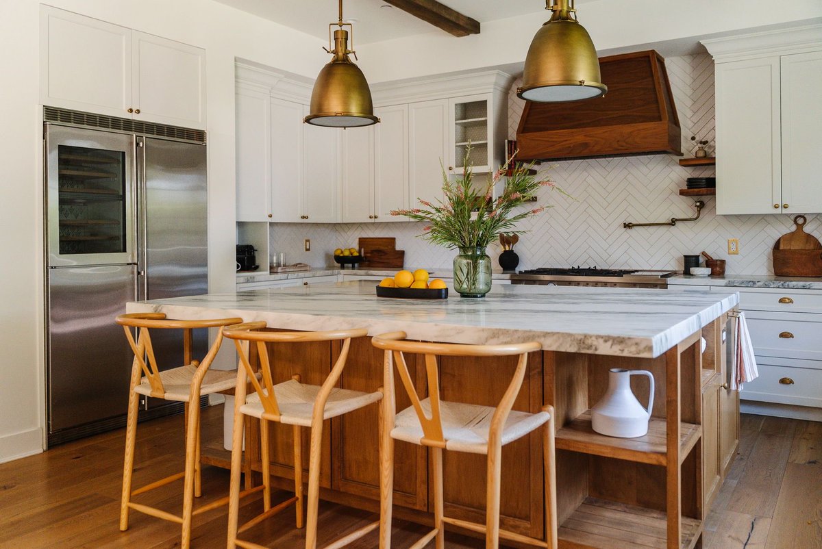 allysoncarterRE's tweet photo. #sold Valley Village #LosAngeles stunner! #compass #frontgaterealestate
#luxuryrealestate 100 year old reclaimed Montana wood exterior. https://t.co/uD82y69J5l