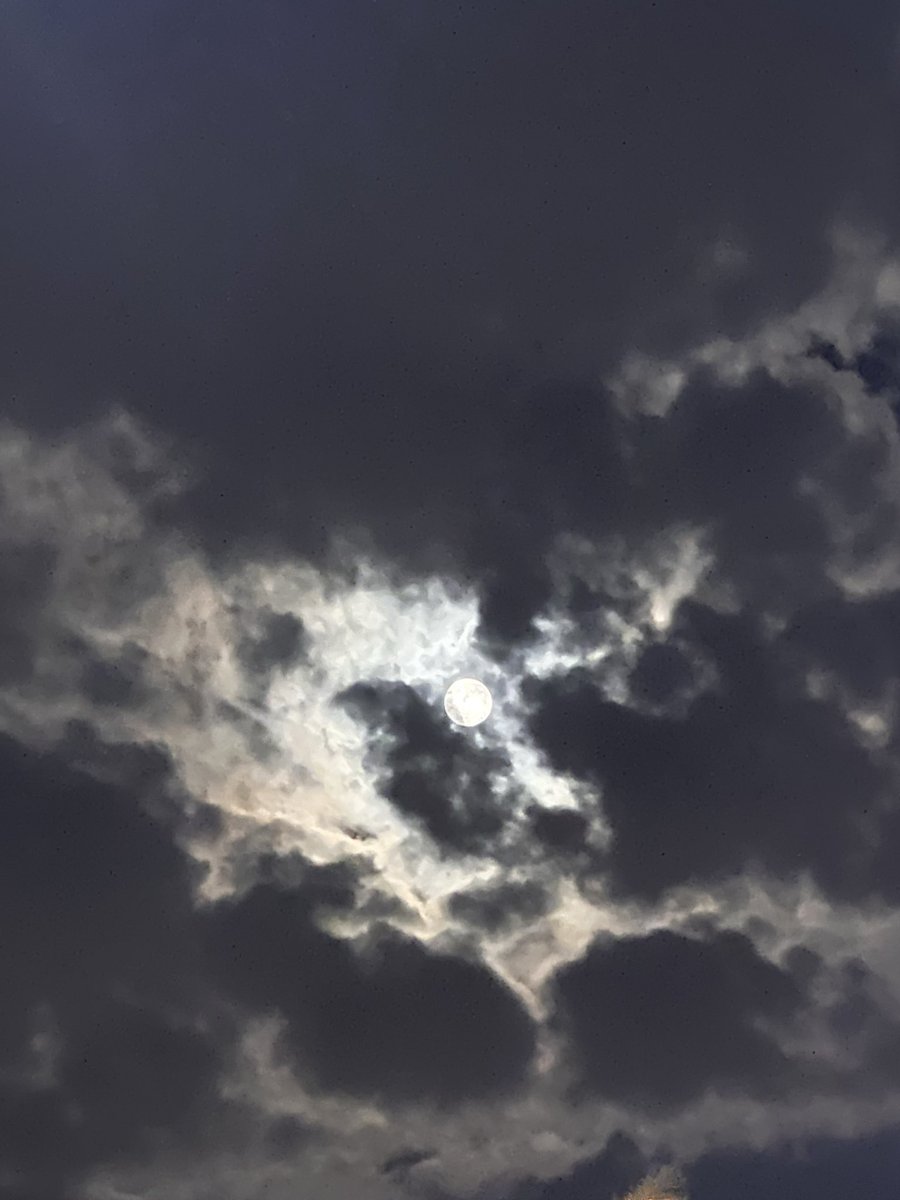 "إِنَّمَاۤ أَمۡرُهُۥۤ إِذَاۤ أَرَادَ شَیۡـًٔا 
أَن یَقُولَ لَهُۥ كُن فَیَكُونُ."