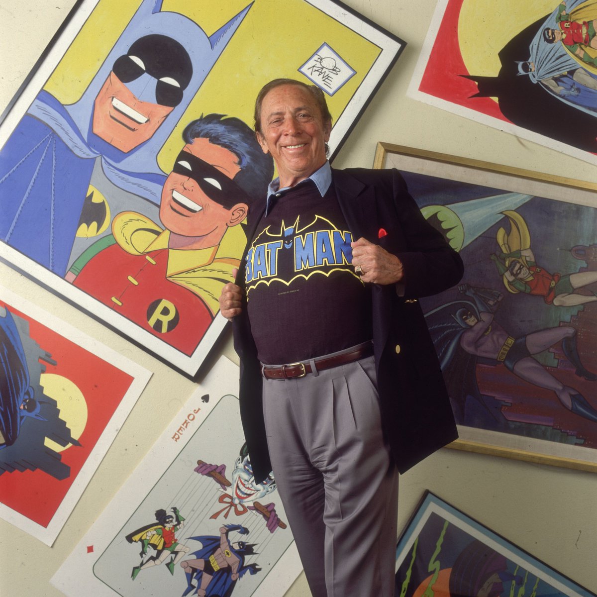 JuanC_Rdgz's tweet image. 📚 Robert Kane (October 24, 1915 – November 3, 1998) was an American comic book writer, animator and artist. 📚 
📚 Remembering Bob Kane 📚
 #BobKane #RememberingBobKane #Batman #BatmanForever #Guest