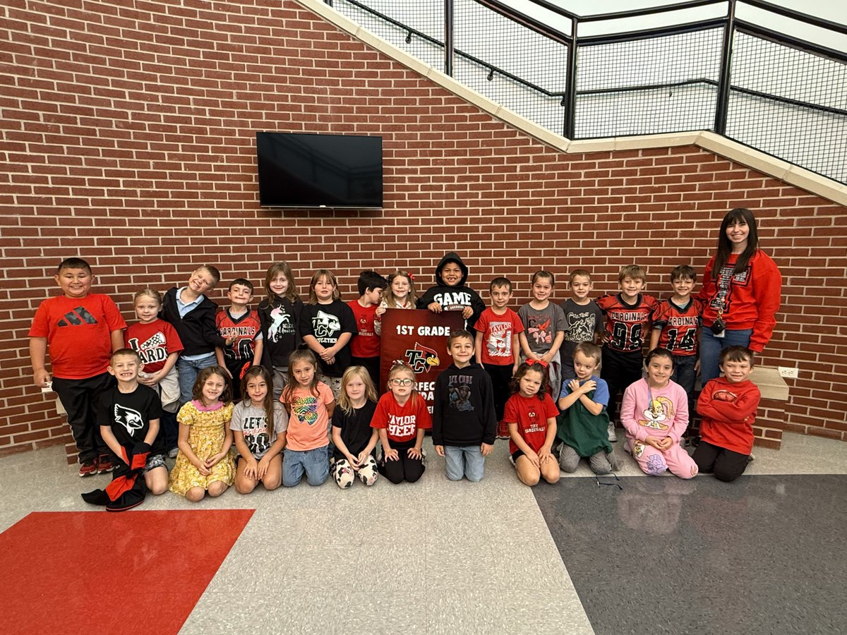 TC_Schools_KY's tweet image. 𝐂𝐋𝐀𝐒𝐒𝐑𝐎𝐎𝐌 𝐀𝐓𝐓𝐄𝐍𝐃𝐀𝐍𝐂𝐄 𝐖𝐈𝐍𝐍𝐄𝐑𝐒! Each grade level classroom at TCPC with the highest attendance for the week gets to display a banner.
Congratulations to the winners!
K- Shannon Cox's class
1st- Kayla Williams' class
2nd- Ivy Neal's class
#tcpride #tcpc