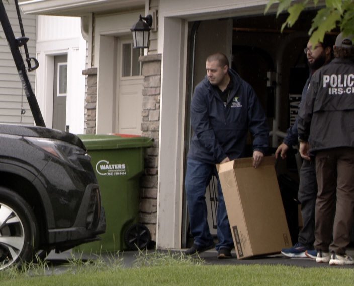 GrageDustin's tweet image. 🚨 BREAKING: Federal agents recovered $88,000 in cash from the home of brothers Anwar and Asad Adow.
They are accused of defrauding more than $1.2M in Medicaid payments through fraudulent Minnesota HSS businesses.
They were literally stuffing your tax dollars under a mattress.