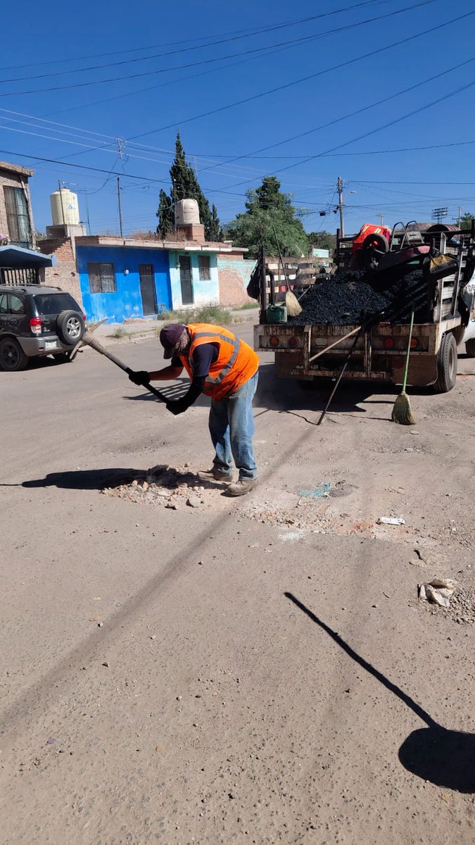 ObrasPublicasDG's tweet image. 🚧 Se realizaron labores de bacheo en calle Orion crucero con Jardín de San Antonio en el fraccionamiento Jardines del Real.

@josejoseantonio
#DurangoEsElCamino