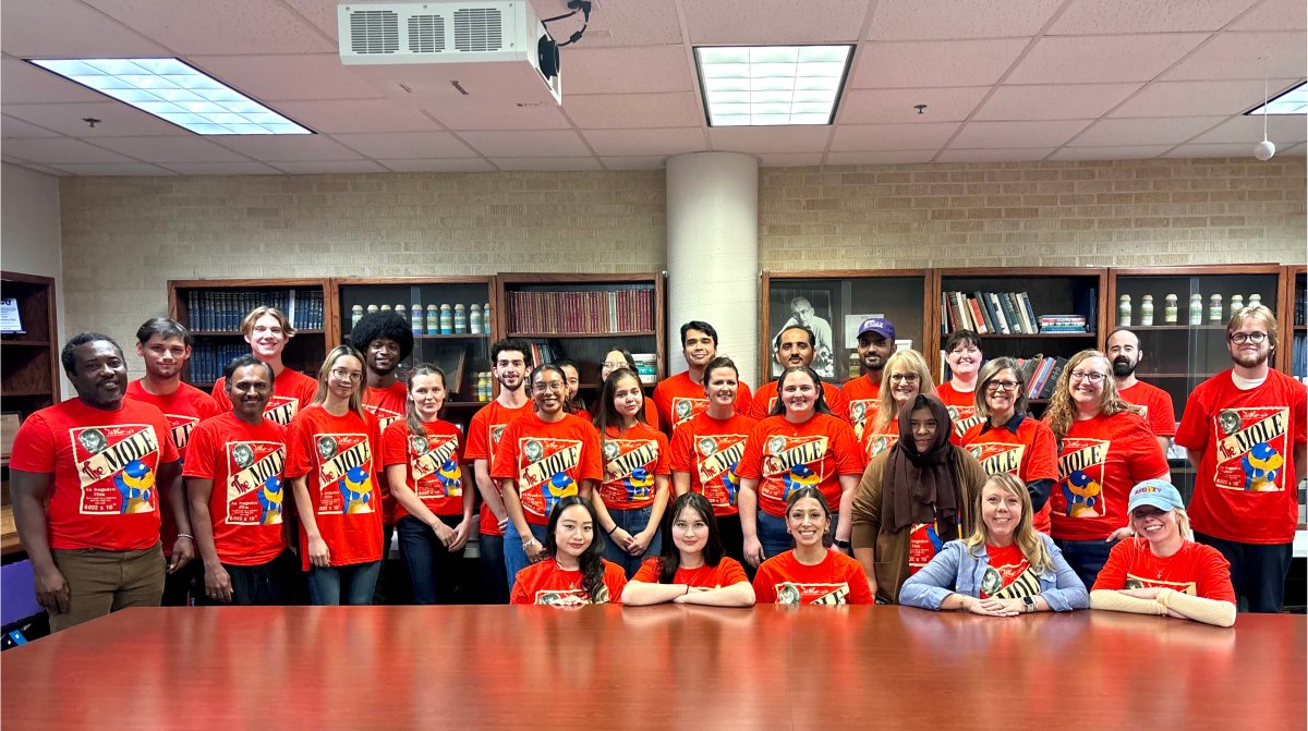 TCU_CSE's tweet image. Yesterday was National Mole Day, and our chemistry department celebrated accordingly! 🎉   Celebrated every October 23 from 6:02 a.m. to 6:02 p.m., the day honors Avogadro’s number, 6.022 × 10²³, a basic measuring unit in chemistry. 💜