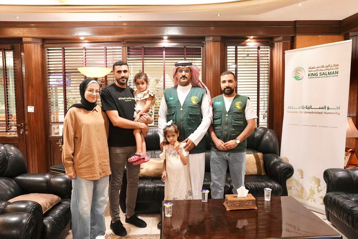 السعودية تمد يدها بالعطف والأمل..

المملكة تتكفل بعلاج الطفلة الفلسطينية "إلين الكيلاني" من #غزة، في مركز الحسين للسرطان بالأردن.

-