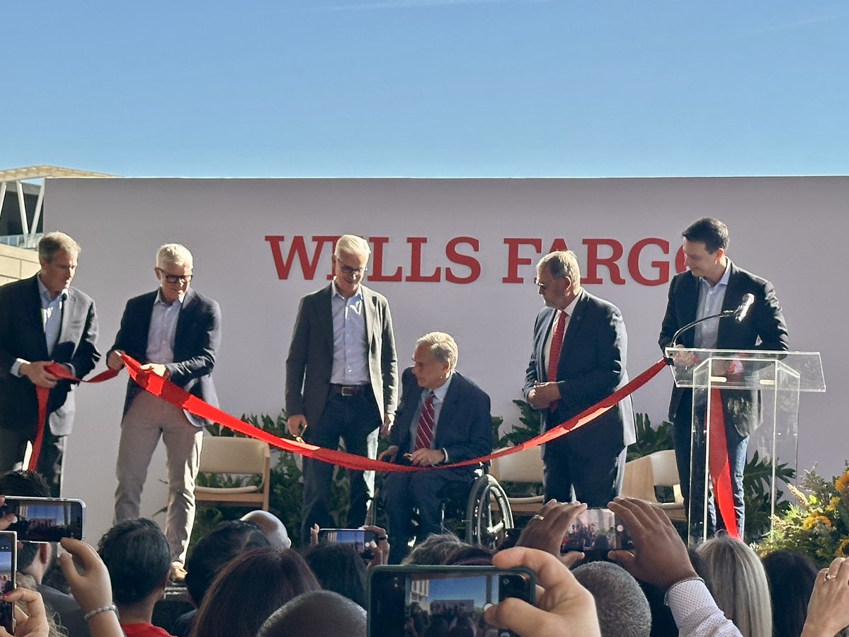 KDC_Development's tweet image. The ribbon is cut on our Wells Fargo Las Colinas project! Two 10 story buildings across 22 acres bring 4,500 employees together. Designed by Corgan and built by Austin Commercial, the net positive campus puts employees and sustainability first. Read more: dmagazine.com/commercial-rea…