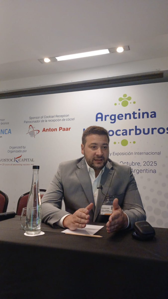 MauriPintiClop's tweet photo. Tuve el honor de participar en el Congreso Internacional de Hidrocarburos 

Un espacio clave para debatir sobre innovación, inversión y desarrollo sustentable en el sector energético.

Desde Mendoza seguimos apostando a una energía moderna y federal. #EnergíaMendocina https://t.co/ZBET3RUysz