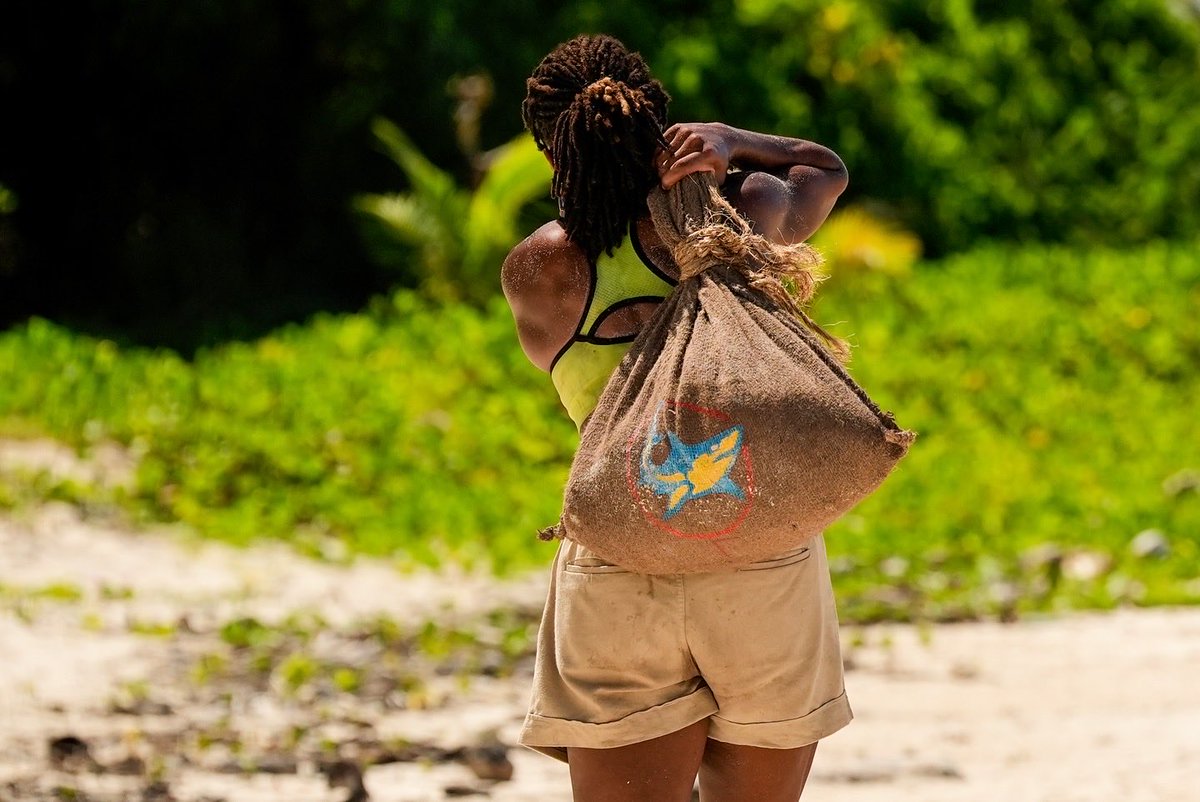 trainwithmc's tweet image. For all the women who are tired of being told how they should look, act, or dress, this one’s for you 👏🏾👏🏾👏🏾 #Survivor49