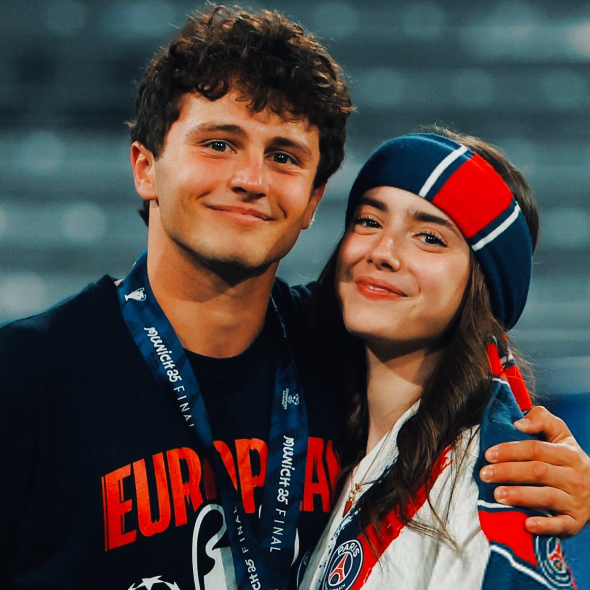 goalsside's tweet image. 🚨🚨🎙️| João Neves' girlfriend, Madalena Aragão, reveals the secret behind the Parisian midfielder's celebration:
“In my family, we have a ritual. If we're far from each other and want to say I love you, we make three hand signs: 1, 2, and 3. 
“And during his first goal with…