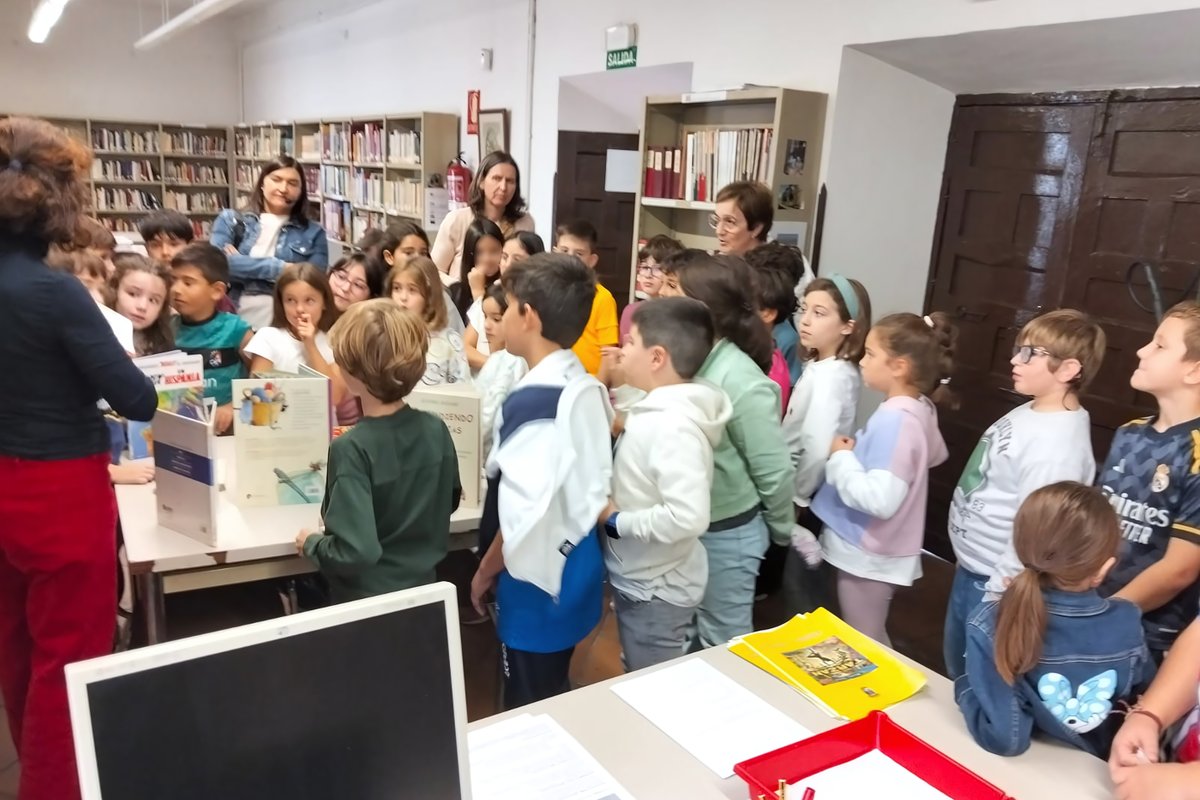 Ayuntamiento de ALMODÓVAR DEL CAMPO (@aytoalmodovarcp) on Twitter photo EL AYUNTAMIENTO CONMEMORA PARA ESCOLARES EL DÍA DE LAS BIBLIOTECAS CON LOS ‘CUENTOS A TRAZOS’ DE PAULA CARBONELL ● Ayer en el Teatro Municipal para alumnado de 1º a 5º de Primaria y hoy con visitas a la Biblioteca Pública Municipal👇
almodovardelcampo.es/2025/10/24/ayu… EL AYUNTAMIENTO CONMEMORA PARA ESCOLARES EL DÍA DE LAS BIBLIOTECAS CON LOS ‘CUENTOS A TRAZOS’ DE PAULA CARBONELL ● Ayer en el Teatro Municipal para alumnado de 1º a 5º de Primaria y hoy con visitas a la Biblioteca Pública Municipal👇
almodovardelcampo.es/2025/10/24/ayu…
