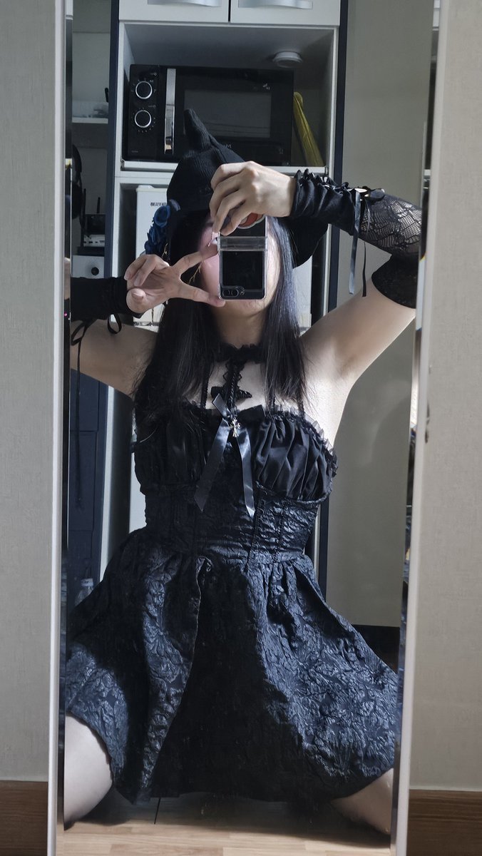 vitis1600's tweet image. 마녀코스..