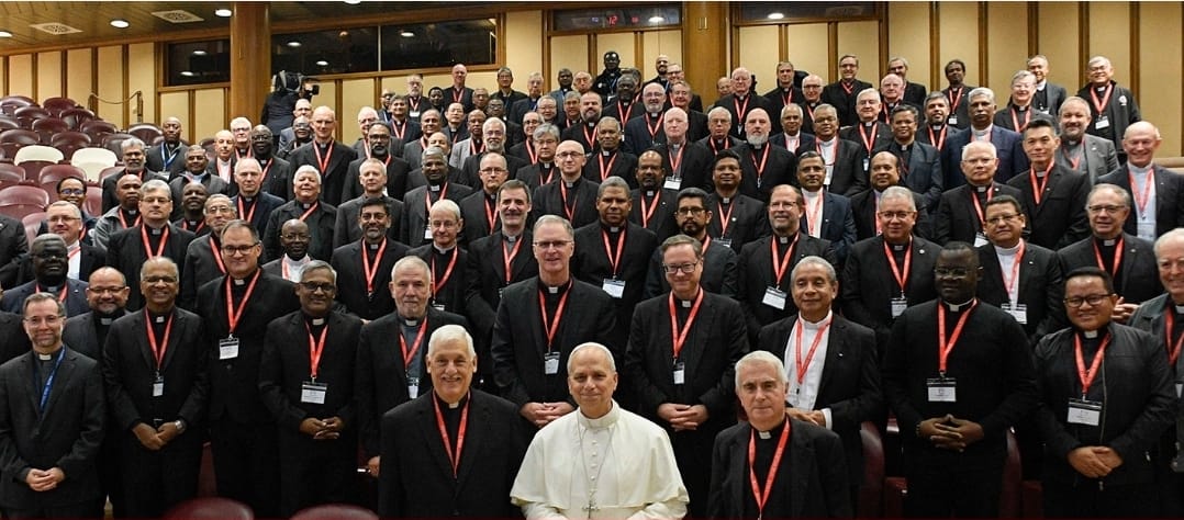 El Papa a los Superiores Mayores de la Compañía de Jesús: "Vayan a las fronteras con valentía y discernimiento". 
jesuits.global/es/2025/10/24/…