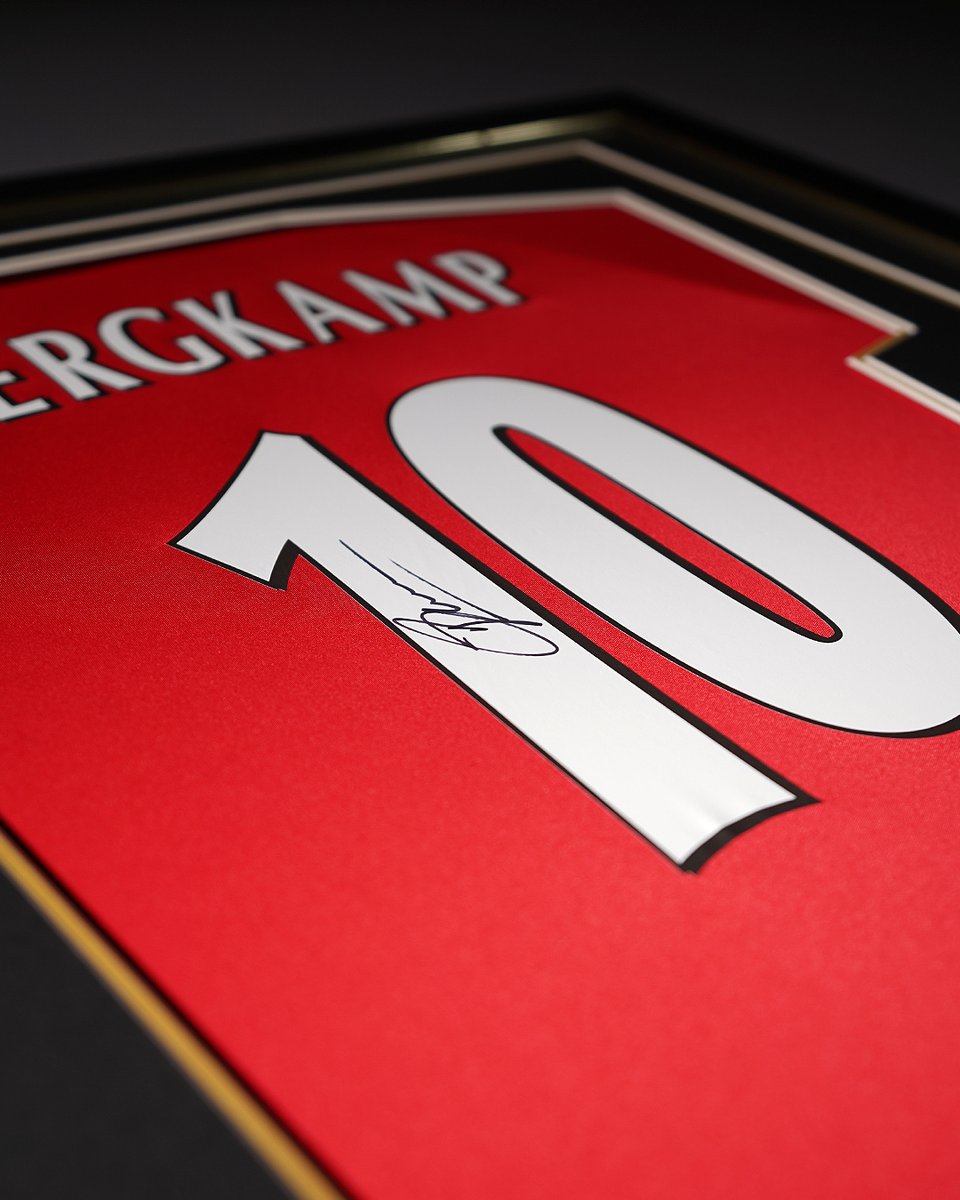 The Iceman 🧊

Shop the full collection online now!

#bergkamp #arsenal #memorabilia #football