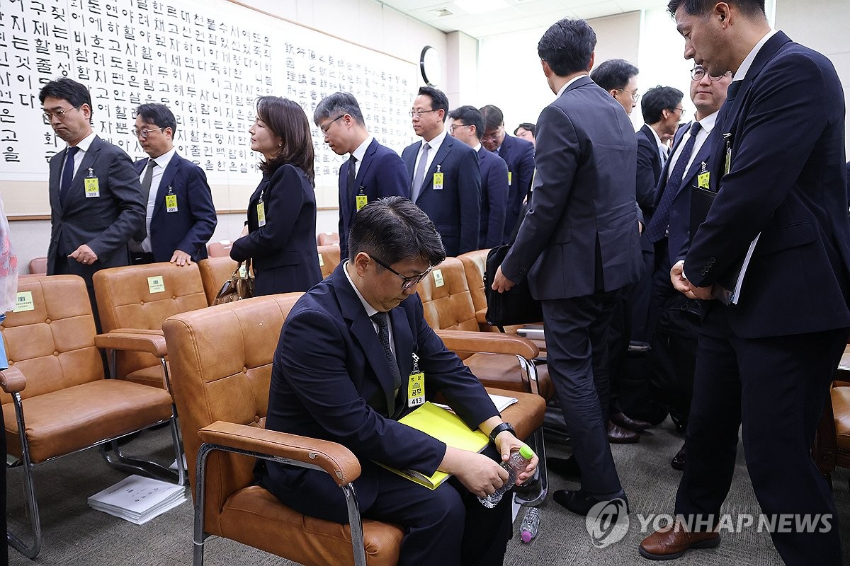 wpdlatm10's tweet image. 이재명 정부와 민주당은 내부 고발자 만큼은 확실하게 보호해 주어야 한다. 그래야 정부와 여당을 믿고 많은 양심고발인들이 나올 거다. 힘내라 문지석!