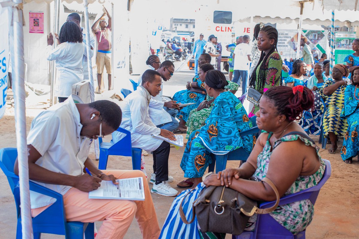 Pour marquer les 80 ans des Nations Unies, depuis 8h ce matin, au marché de Hedzranawé de Lomé, l’équipe des Nations Unies au Togo <a href="/UN_Togo/">Nations Unies Togo</a> et le Ministère de la santé <a href="/MSPS_Togo/">Ministère en charge de la Santé Togo</a> rapprochent des populations les services sociaux et de santé avec des soins gratuits.

#UN80Togo