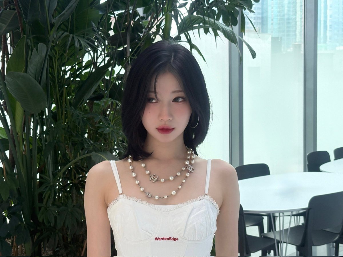 ⭑𓂃 This  is  my  aesthetic:  Simplicity,  serenity,  and  𝘀𝘁𝘂𝗻𝗻𝗶𝗻𝗴  𝗹𝗶𝗴𝗵𝘁.  Oh,  and  all  that  beautiful  green .☘︎ ݁