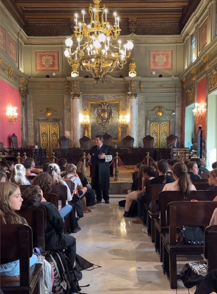 JOSELUISREQUERO's tweet image. Ayer, en la Jornada de Puertas Abiertas del #TribunaSupremo , con alumnos de 6° de Primaria. Una gran satisfacción hablarles de la #Justicia y del #PoderJudicial
@PoderJudicialEs