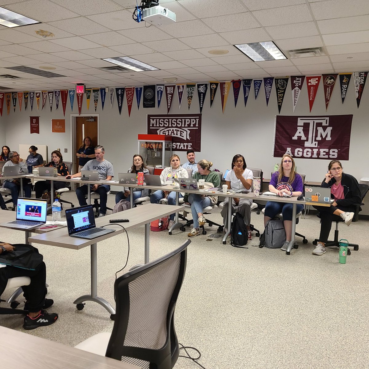 Kimest Sanders tweet media