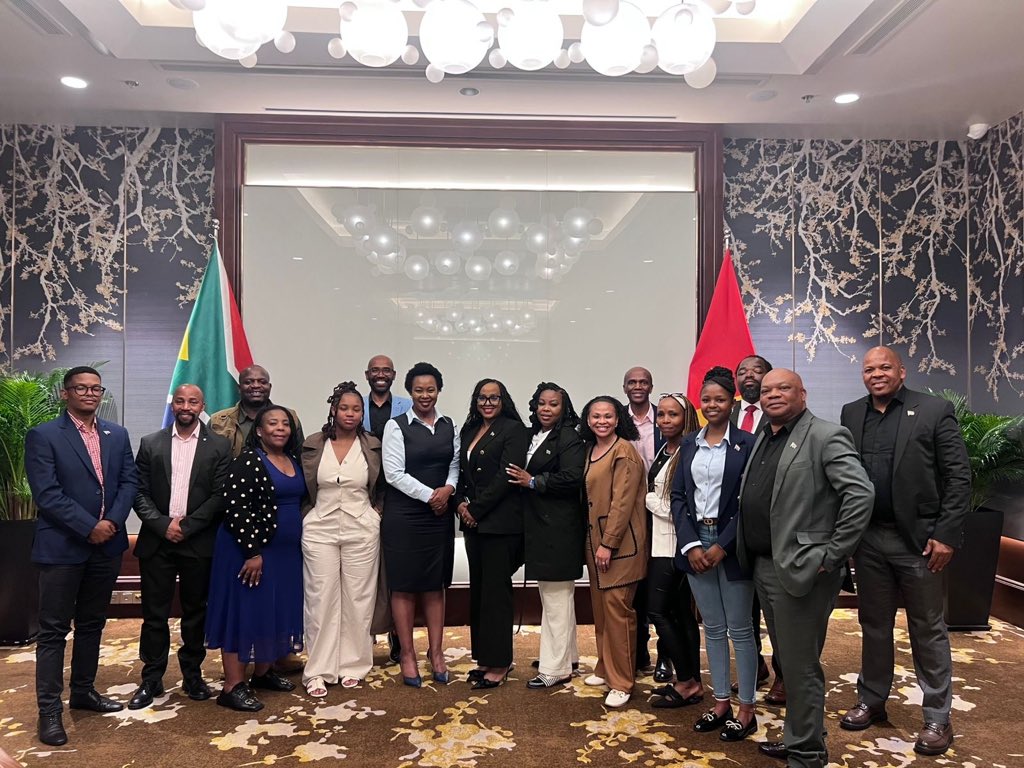 Honoured to represent 🇿🇦 BioMuti at the South Africa–Vietnam Business Forum in Hanoi, alongside President <a href="/CyrilRamaphosa/">Cyril Ramaphosa 🇿🇦</a> and ministers from both nations. 🇻🇳🌿

This engagement deepens bilateral cooperation — opening pathways for botanical innovation and Indigenous Knowledge