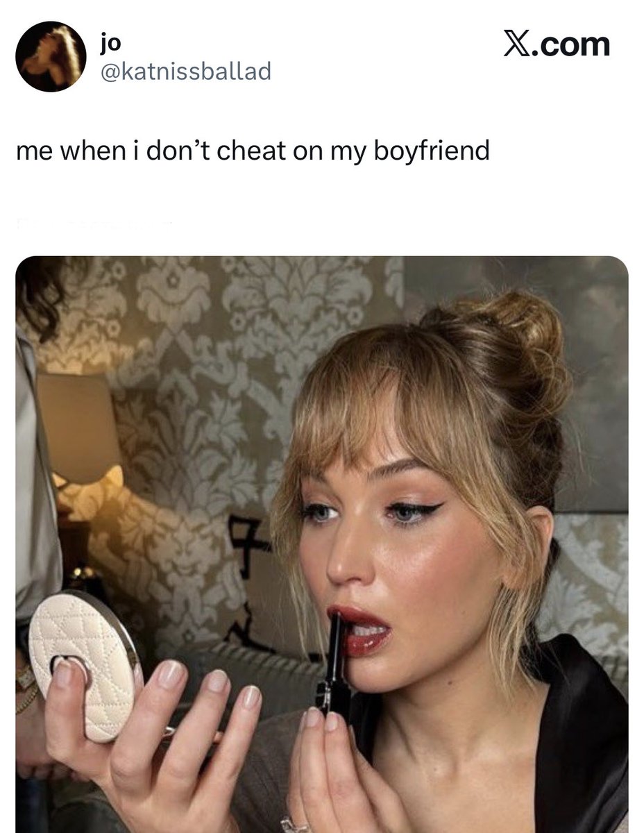 Me, when I have the tact and good manners to respect my colleagues and not discuss their personal lives in an attempt to appear witty 🔥👌🏻

#KristenStewart