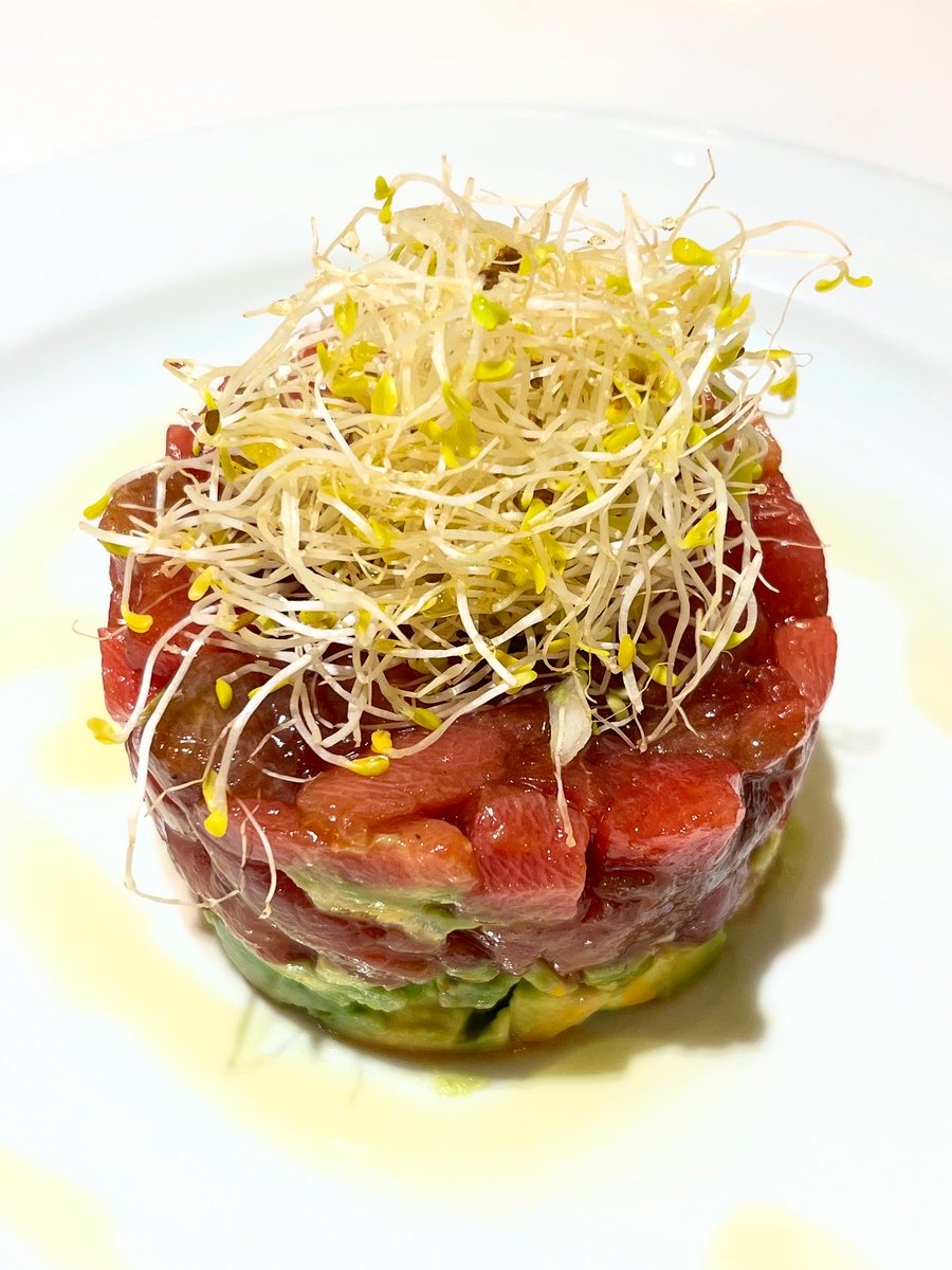 hangulowine's tweet photo. Restaurant 7 Portes, ¡no us perdeu el filet Wellington!
🥩🥗🍷
#7portes #7portesbarcelona #vilaviniteca #calidoscopi #recaredo #lamontesa https://t.co/LPXI1XJojk