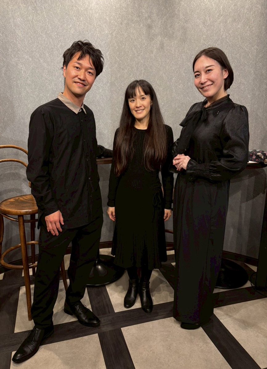朝ミュージカル 東京 (@asamusicaltokyo) on Twitter photo 2025.10.24(金)
夜ミュージカル
トライアウト・リーディング公演
『真夜中にトマトジュース』
カフェ イトゥールさんにて
無事に初日を終えました✨✨
お足元の悪い中、ご来店くださった皆さま本当にありがとうございました!!
次回は11/7(金)に開催します♪
素敵な夢を🌙
#夜ミュ
#夜トマ
#街中奏和 2025.10.24(金)
夜ミュージカル
トライアウト・リーディング公演
『真夜中にトマトジュース』
カフェ イトゥールさんにて
無事に初日を終えました✨✨
お足元の悪い中、ご来店くださった皆さま本当にありがとうございました!!
次回は11/7(金)に開催します♪
素敵な夢を🌙
#夜ミュ
#夜トマ
#街中奏和