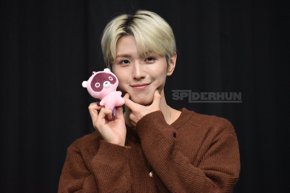 SPlDERHUN's tweet image. 251024
literally the cutest

#YONGHEE #용희 #CIX #씨아이엑스