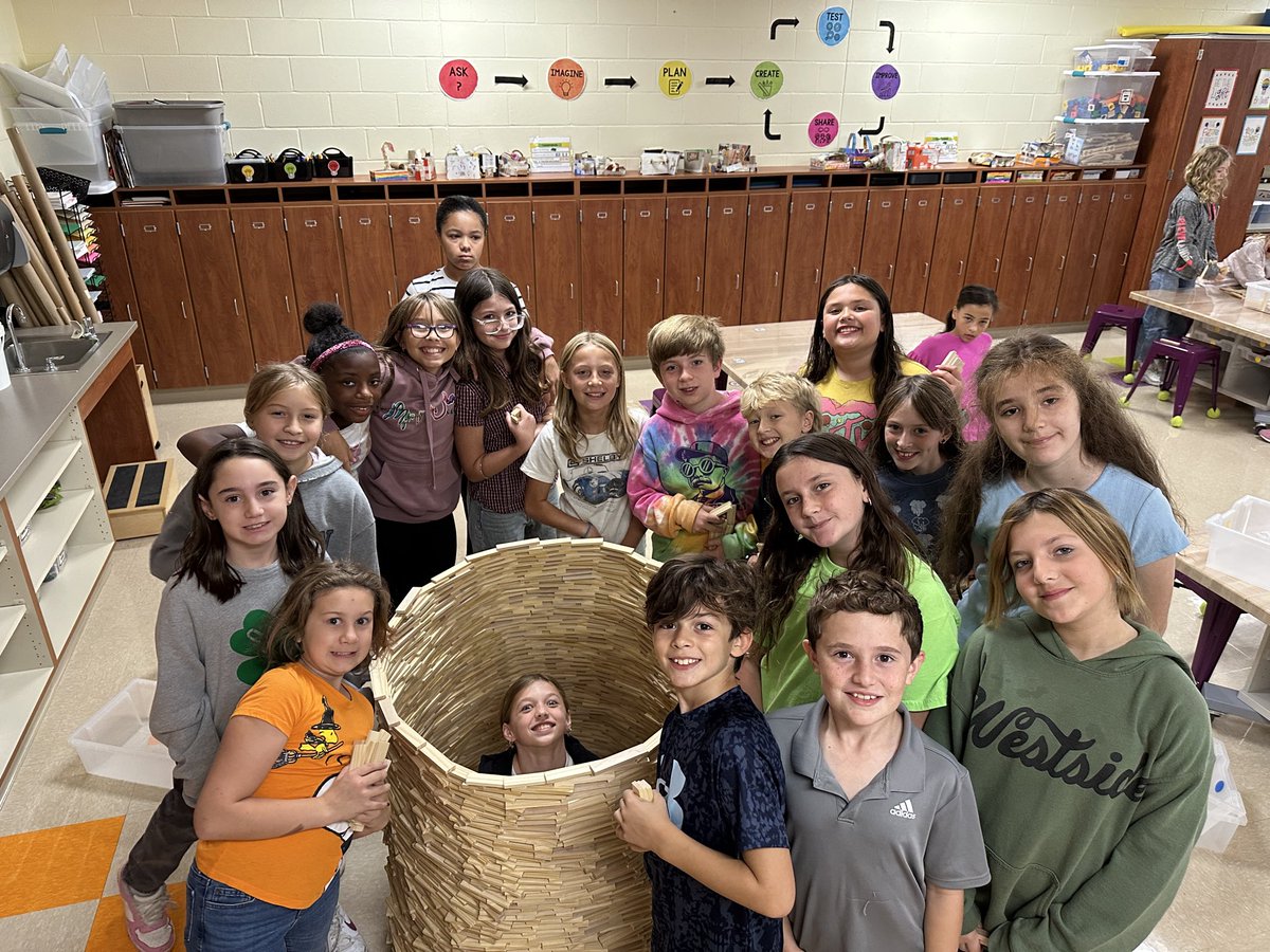 lkwd_elemSTEM's tweet photo. Ultimate teamwork!  It’s amazing when students come together with their own ideas and work together to make something so epic! 🫶🏼💜💛 https://t.co/Pxtz1U921s