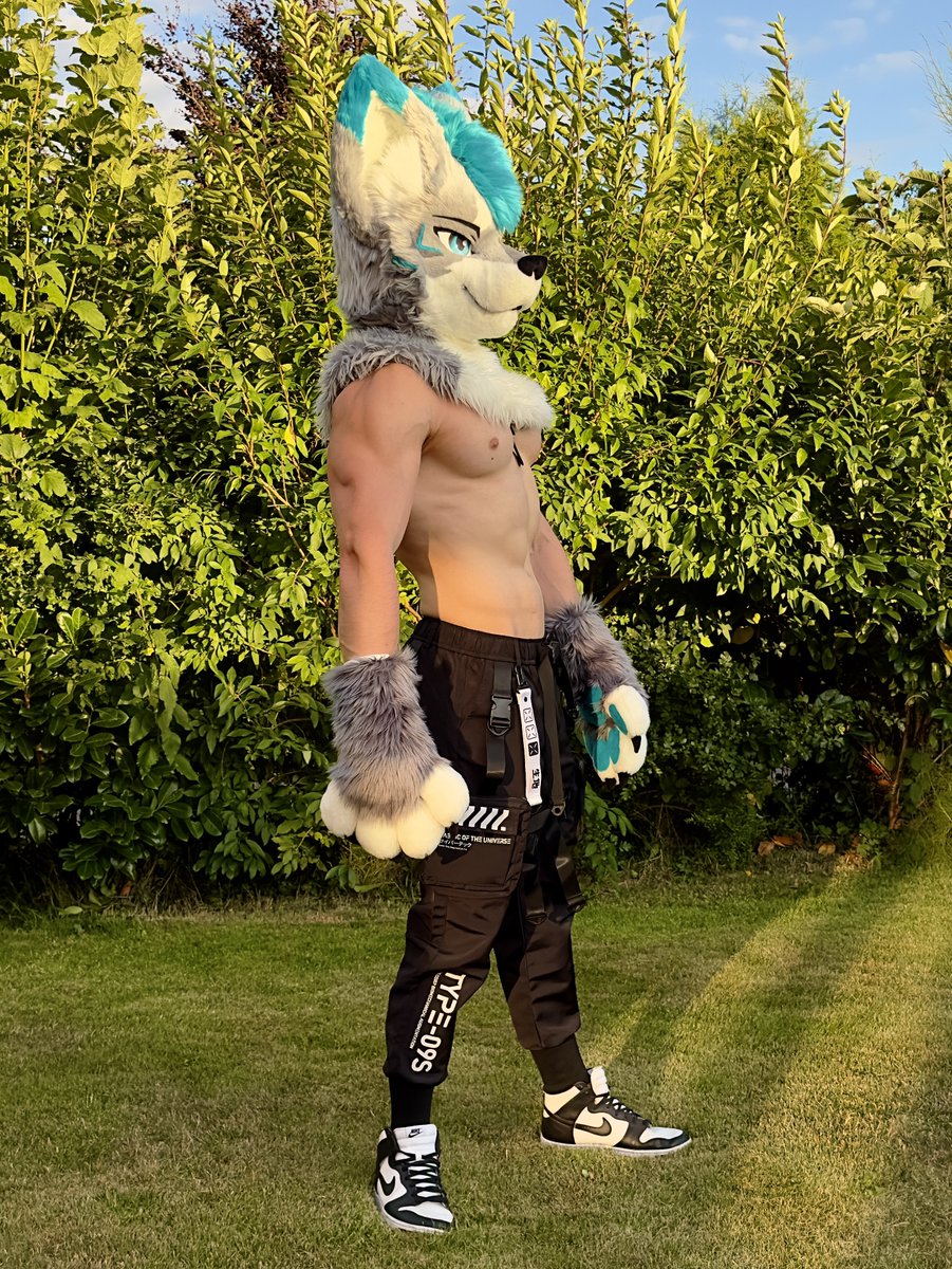 Miss the summer already… nothing beats golden hour pump sessions🔥🐺
