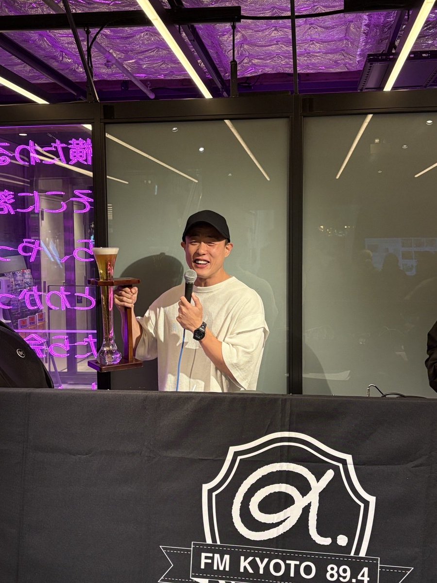 SANDO MUSIC LOUNGE

お越しいただいた方、本当にありがとうございました！！

いやー緊張しますた！！

海外の方も大勢いらっしゃったので、思い切って英語でトークしたらアメリカ、メキシコ、ベネズエラと色んな国籍の方がリクエストくれて楽しかった！

またやりたい！！

#グッドニュー
#目ない