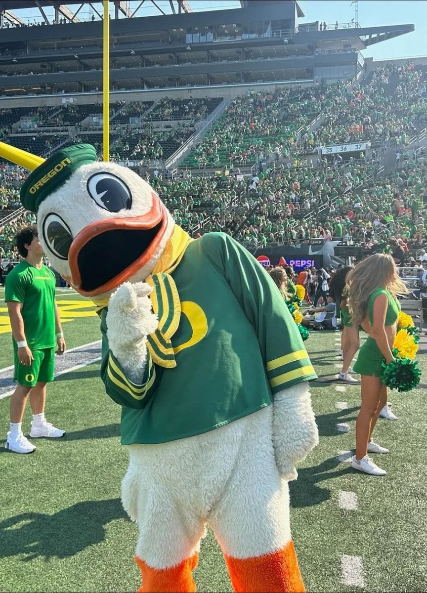 Timber Mitch 🇺🇸🦆🏈 🌲⚽️ 🛩 🌊 💉💉💉💉💉 tweet media