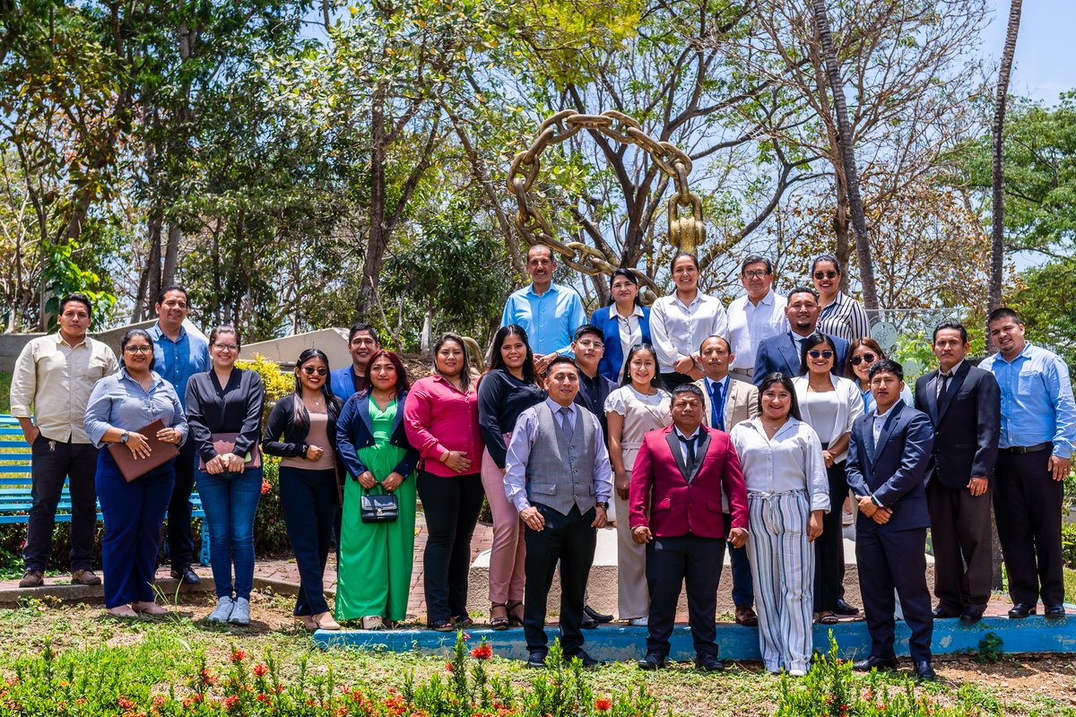 fimcmespol's tweet image. ¡16 nuevos técnicos en Logística Portuaria graduados! 🚢🧑‍🎓 Primera cohorte dual de ESPOL finaliza con éxito. Un gran paso por el talento del sector, gracias a DP World y Grupo Transoceánica.
¡Felicidades! 🚀
#Logística #ESPOL #Graduación #Puerto #Ecuador