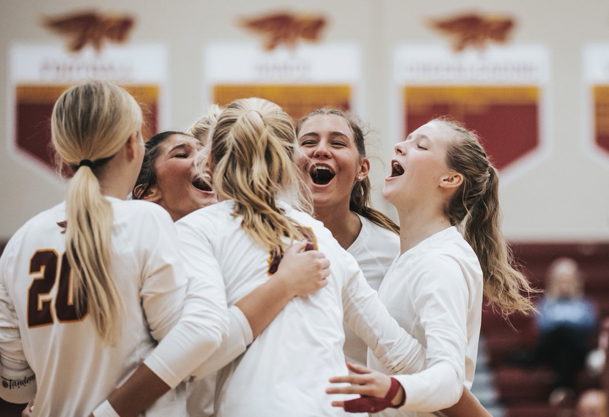 AnkenyFanatic's tweet photo. . @VB_Ankeny wastes little time in advancing to the final round of regional play: https://t.co/Vn2p3KJ1Ek https://t.co/ClAig2UAF4