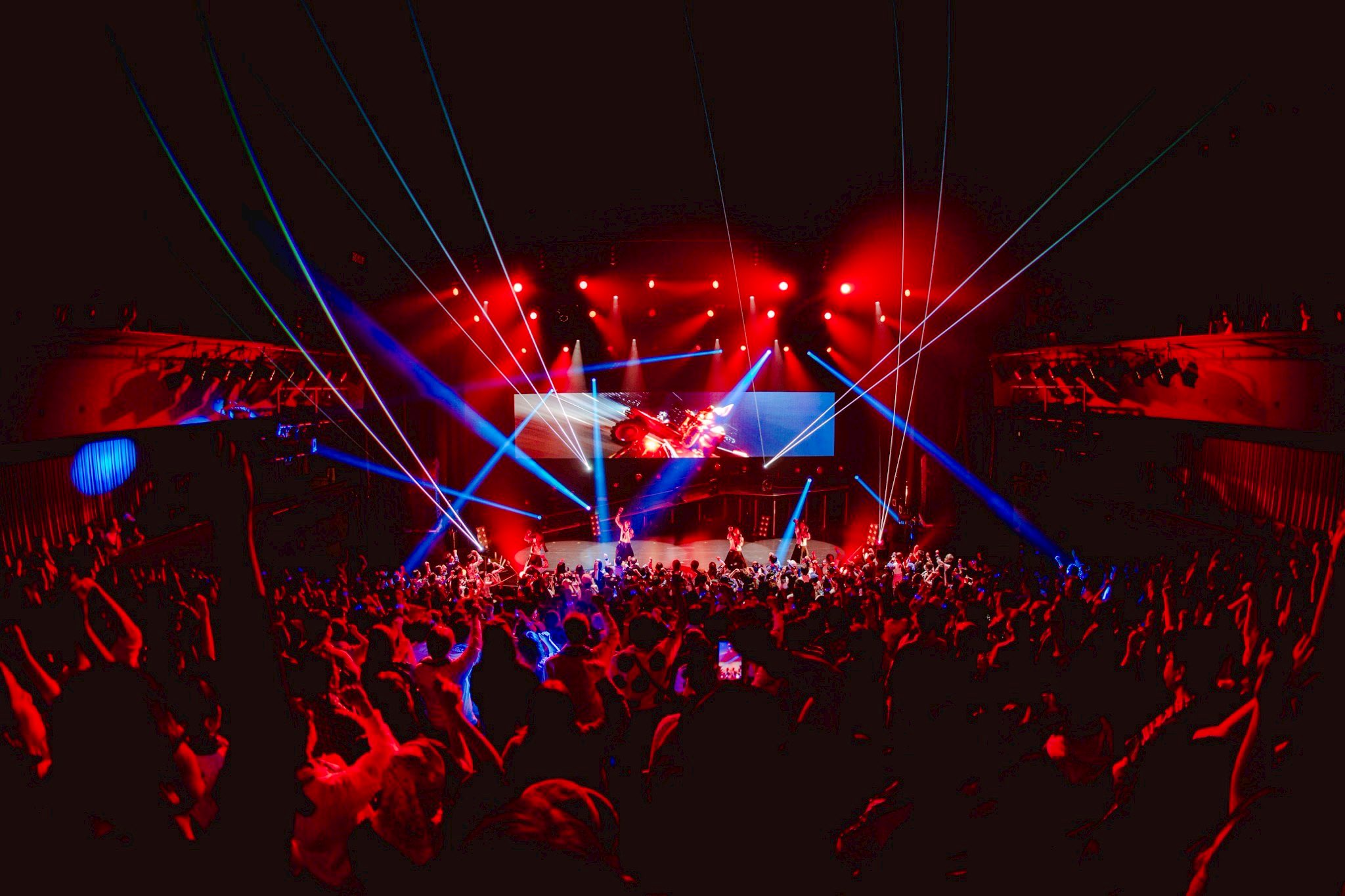 G4CE8pkWgAALGpu?format=jpg&name=large