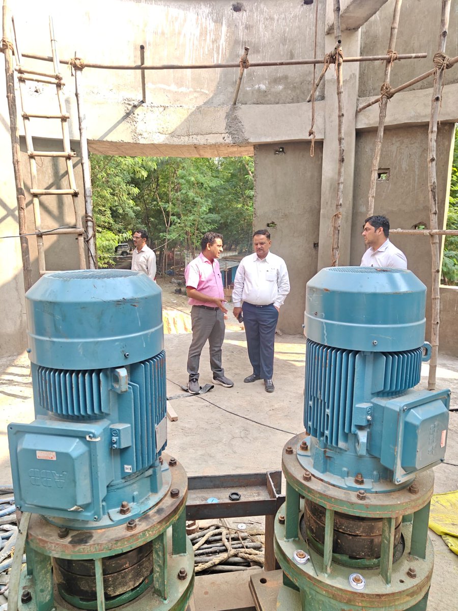 noida_authority's tweet image. आज, दिनांक 24 अक्टूबर 2025 को नौएडा प्राधिकरण के महाप्रबंधक (जल) द्वारा सैक्टर 15A स्थित नवनिर्मित रेनीवेल साइट 4 का निरीक्षण किया।  
निरीक्षण के दौरान कार्यों को शीघ्र पूर्ण करने तथा जलापूर्ति को 31 अक्टूबर तक प्रारंभ करने के निर्देश दिए।

#NoidaAuthority  
#NoidaDevelopment…