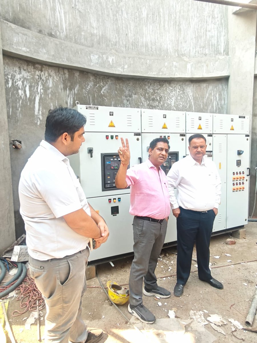 noida_authority's tweet image. आज, दिनांक 24 अक्टूबर 2025 को नौएडा प्राधिकरण के महाप्रबंधक (जल) द्वारा सैक्टर 15A स्थित नवनिर्मित रेनीवेल साइट 4 का निरीक्षण किया।  
निरीक्षण के दौरान कार्यों को शीघ्र पूर्ण करने तथा जलापूर्ति को 31 अक्टूबर तक प्रारंभ करने के निर्देश दिए।

#NoidaAuthority  
#NoidaDevelopment…