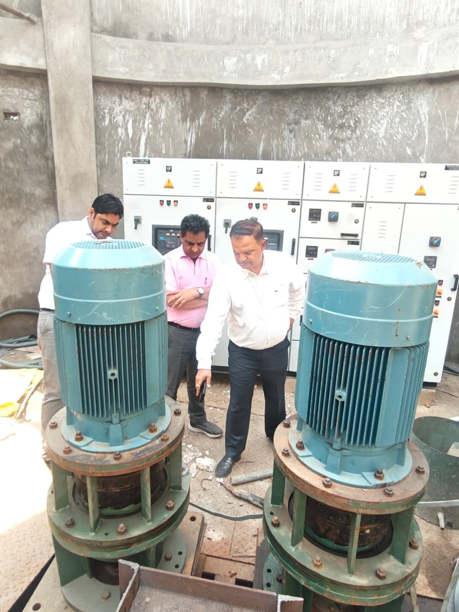 noida_authority's tweet image. आज, दिनांक 24 अक्टूबर 2025 को नौएडा प्राधिकरण के महाप्रबंधक (जल) द्वारा सैक्टर 15A स्थित नवनिर्मित रेनीवेल साइट 4 का निरीक्षण किया।  
निरीक्षण के दौरान कार्यों को शीघ्र पूर्ण करने तथा जलापूर्ति को 31 अक्टूबर तक प्रारंभ करने के निर्देश दिए।

#NoidaAuthority  
#NoidaDevelopment…