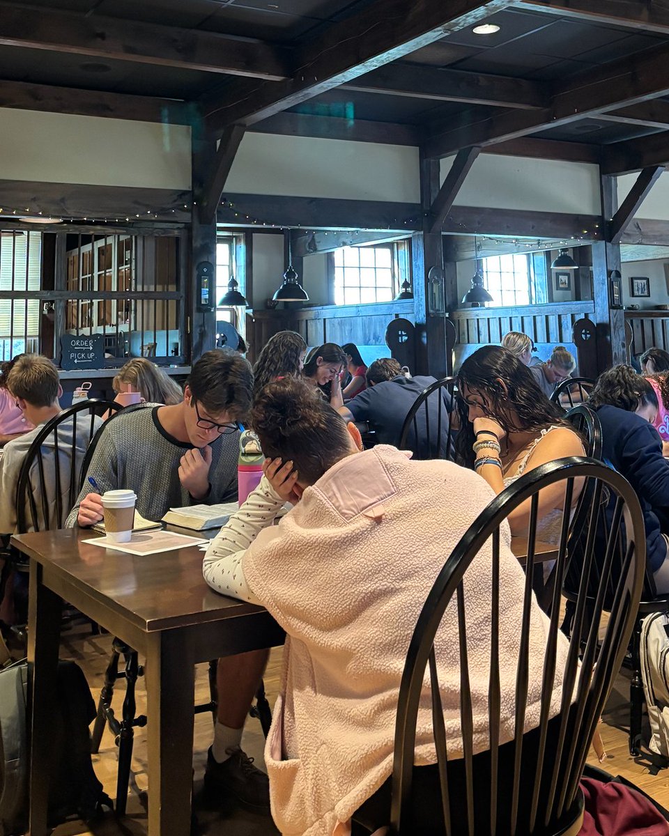 gordoncollege's tweet photo. Worship beyond the Chapel. 💙 Through Spiritual Pursuit Fridays, students explore faith through art, prayer, writing, and service—led by their peers. #GordonCollege #FaithInAction

https://t.co/BiANy5dQTK https://t.co/iByF7BHKJW