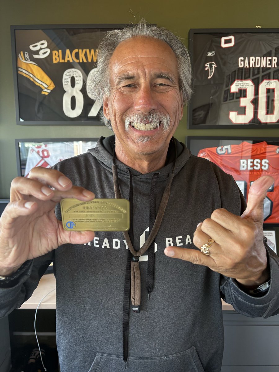 Thank you Franky Navarro Oakland Commissioner and the State CIF for honoring me with this incredible distinguished service award for my 45 years of service to Cal high school athletics.Finally my CIF gold card. Lifetime free membership to high school games
2 Claps Ready Ready