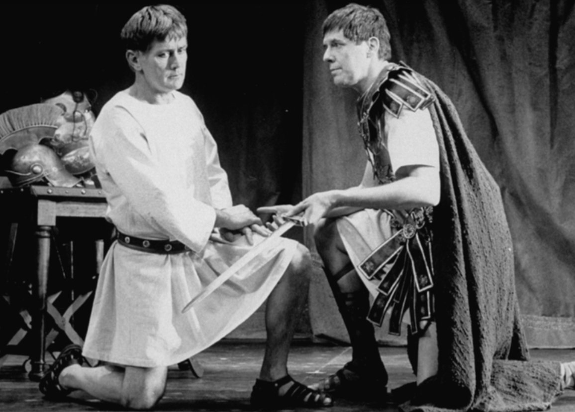 brutuspilled's tweet photo. this shakespeare julius caesar production.. #needthis https://t.co/TYEx3jfPM6