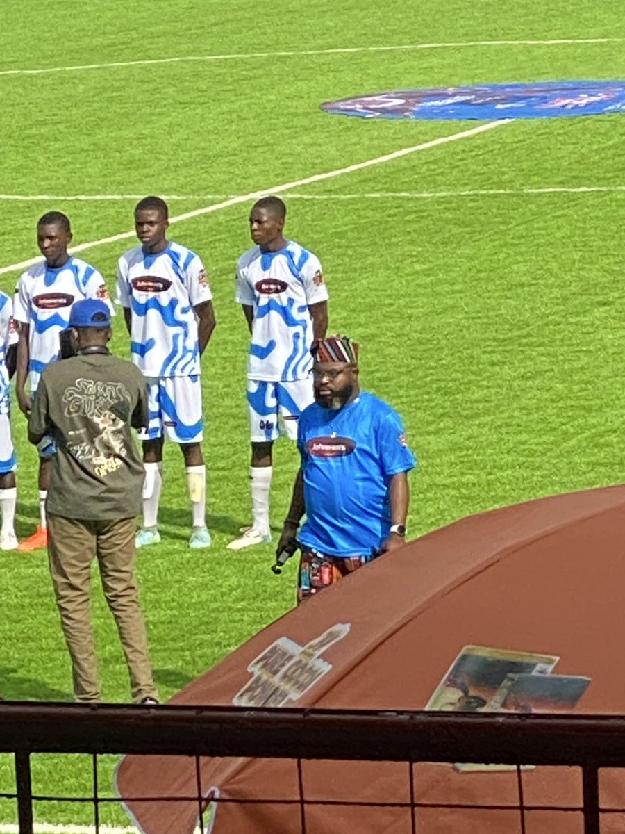 alawayerasaq's tweet photo. Earlier on today at Akure stadium host my @johnvents_foods
I happened to saw @PoojaMedia
#johnvent #akure #SportNews https://t.co/dXfODesEUg