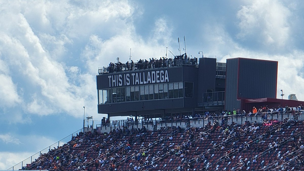 NascarCub's tweet photo. First Time Track Visit: The background setting of Talladaga was the most impressive surprise. https://t.co/ODmTrpp0FL