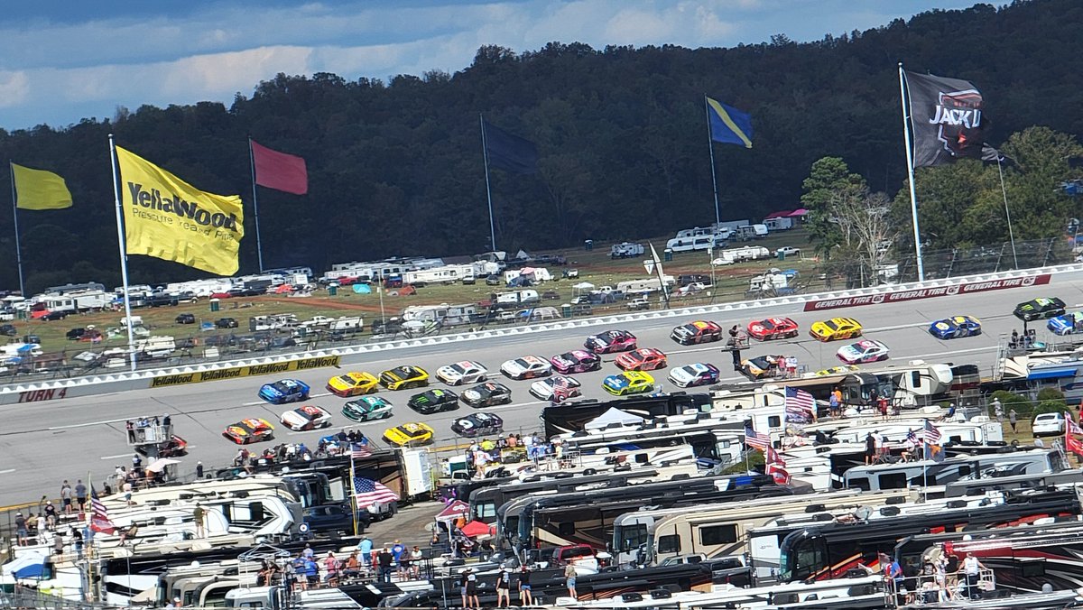 NascarCub's tweet photo. First Time Track Visit: The background setting of Talladaga was the most impressive surprise. https://t.co/ODmTrpp0FL
