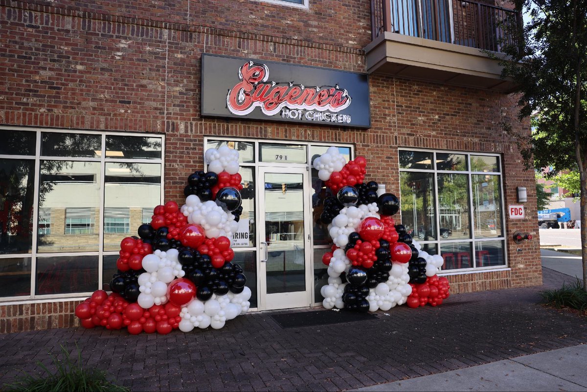 Eugene's Hot Chicken tweet media